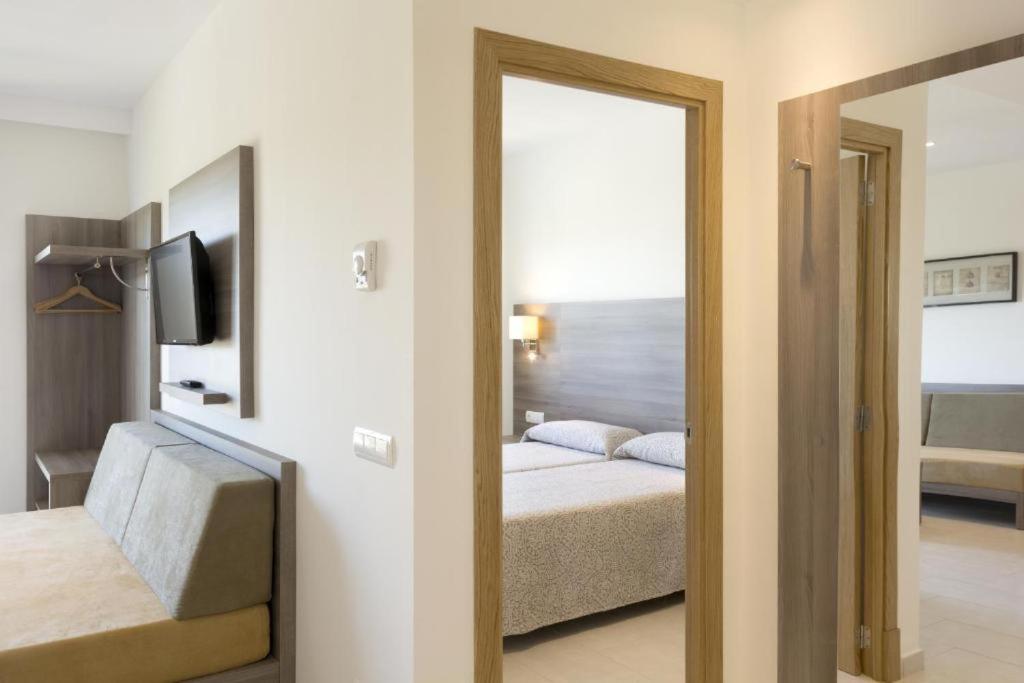 Cabot Tres Torres Apartamentos Плая де Палма Екстериор снимка