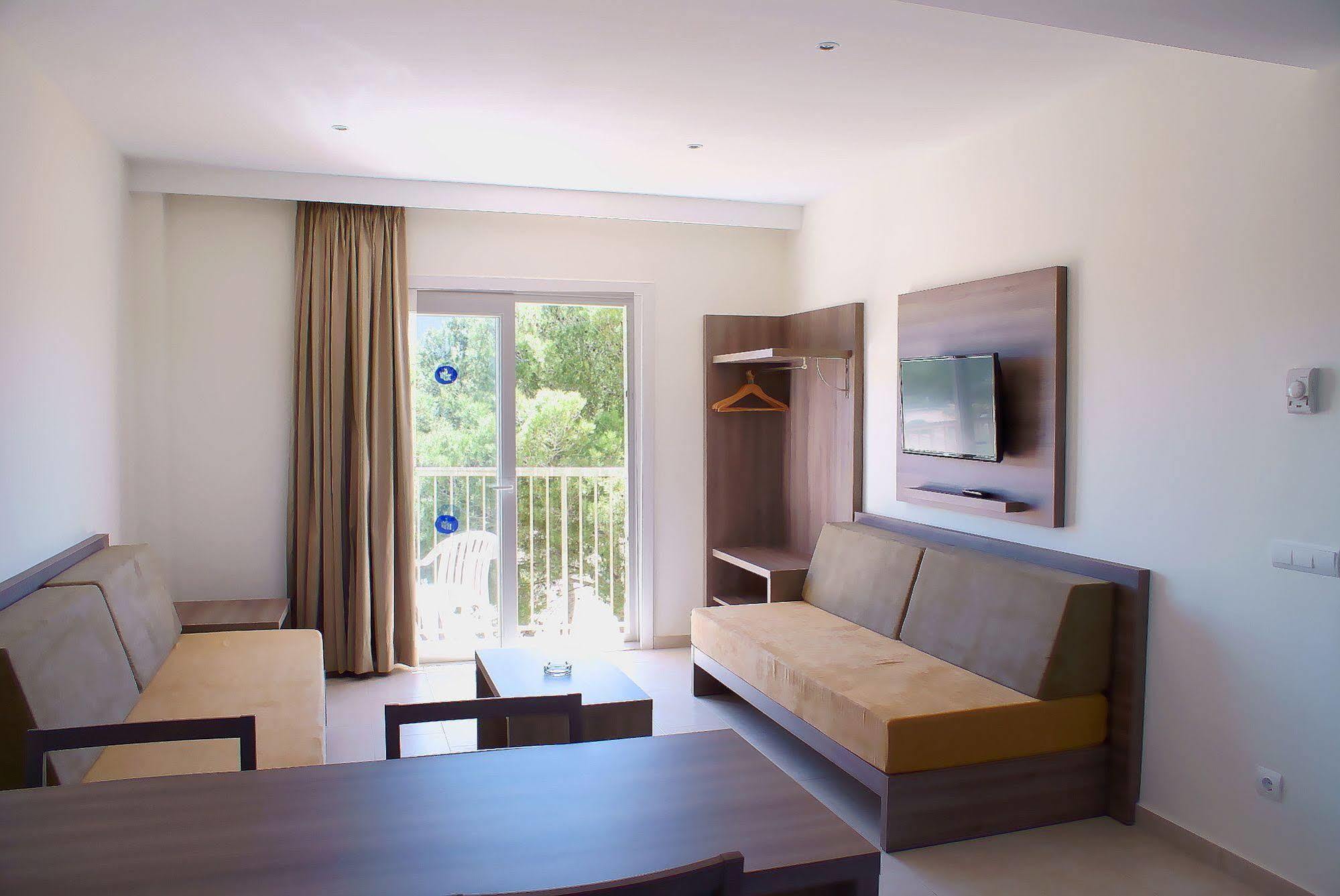 Cabot Tres Torres Apartamentos Плая де Палма Екстериор снимка