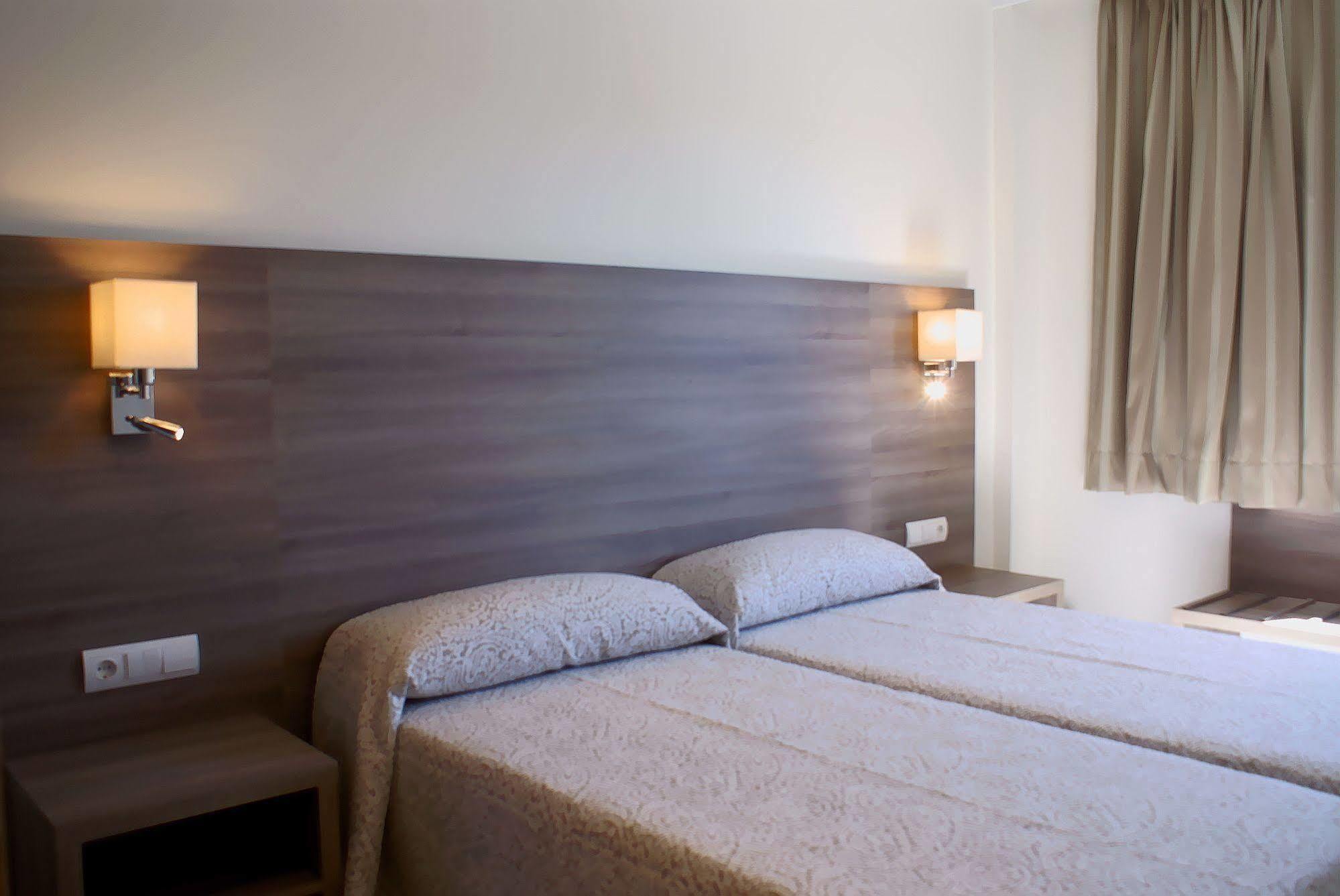 Cabot Tres Torres Apartamentos Плая де Палма Екстериор снимка